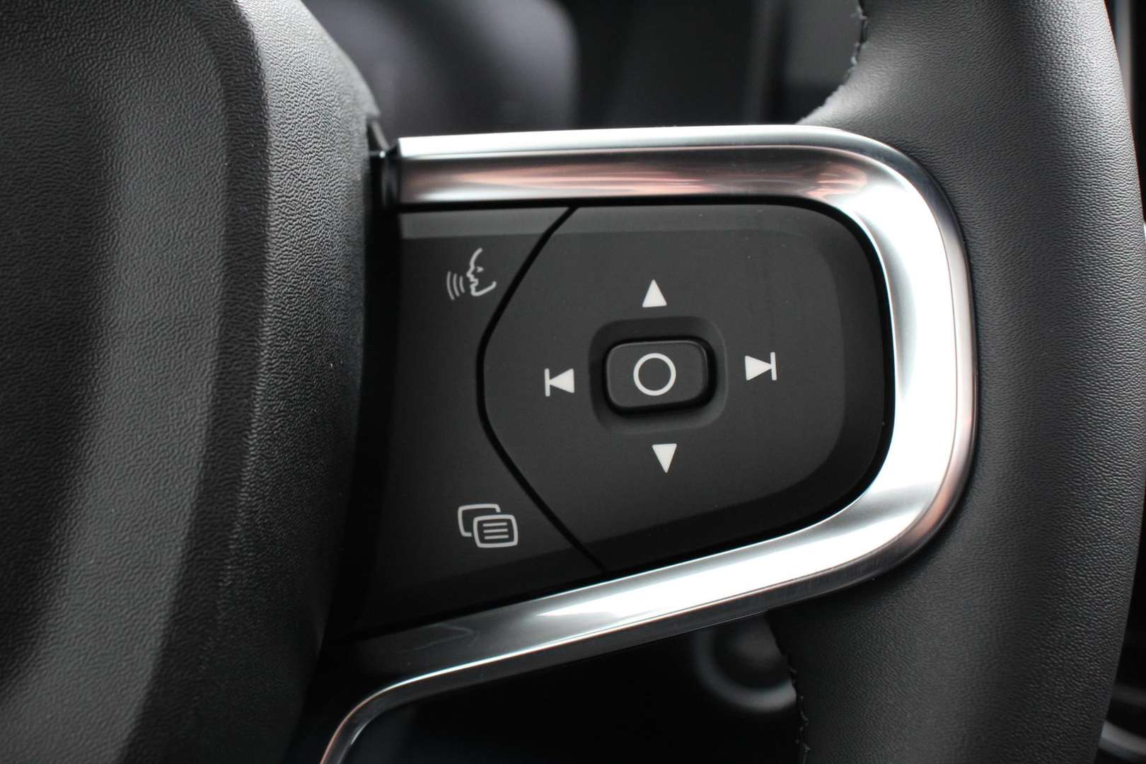 Volvo XC40 Ultimate Dark 1.5 T5 Plug-in Hybrid - 2022 - Joinsteer - #20