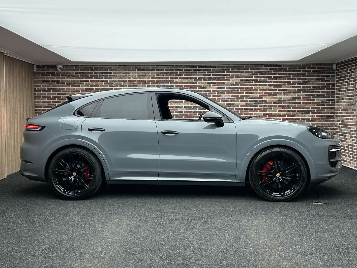 Porsche Cayenne Coupé 3.0 E-Hybrid SportUitlaat - 2024 - Joinsteer - #4