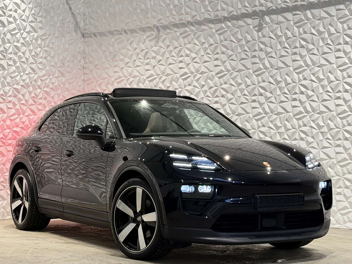 Porsche Macan 4 Electric Sport Chrono - 2025 - Joinsteer - #2