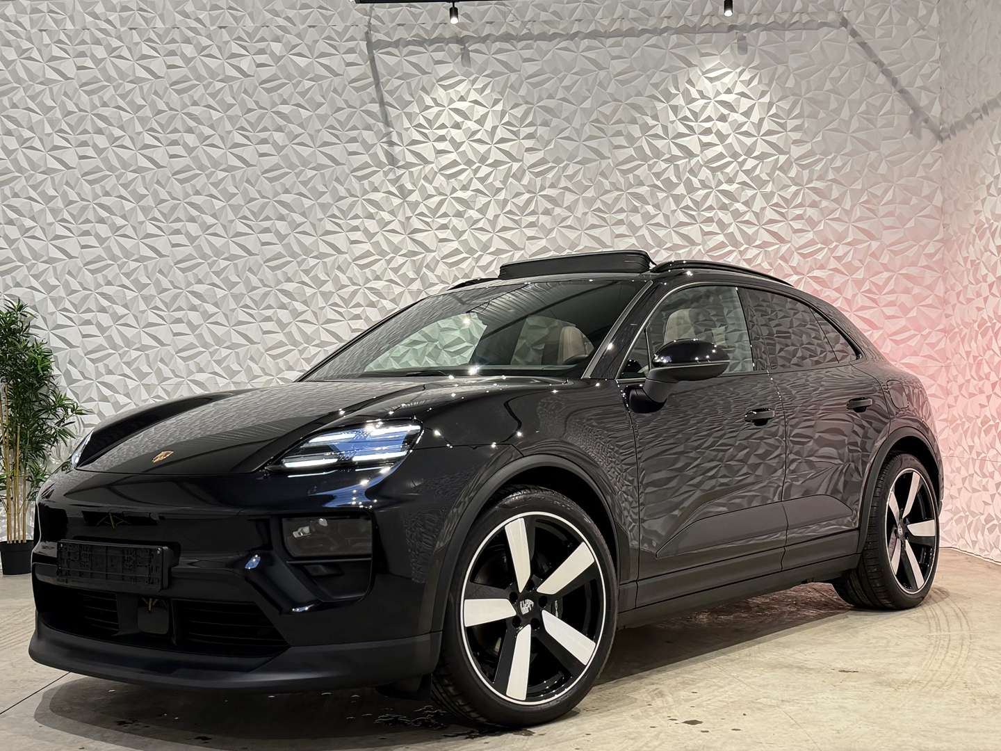 Porsche Macan 4 Electric Sport Chrono - 2025 - Joinsteer - #3