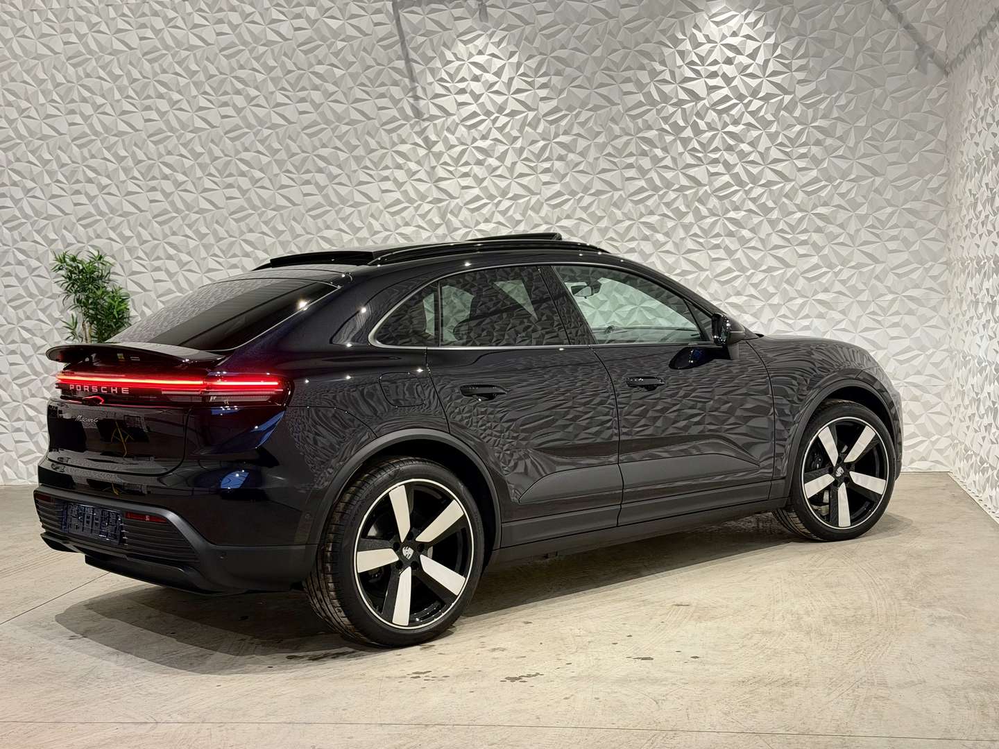 Porsche Macan 4 Electric Sport Chrono - 2025 - Joinsteer - #13