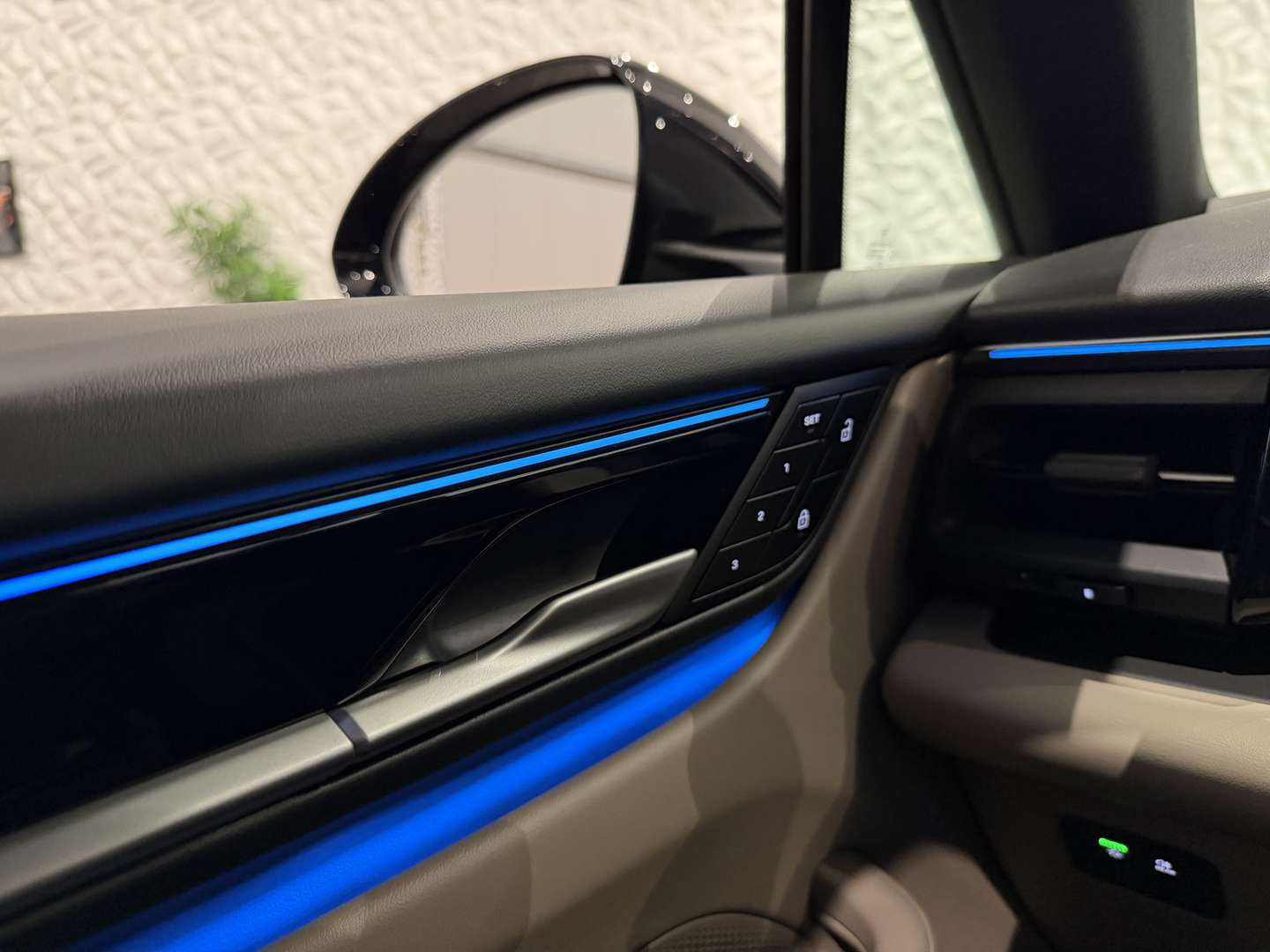 Porsche Macan 4 Electric Sport Chrono - 2025 - Joinsteer - #18