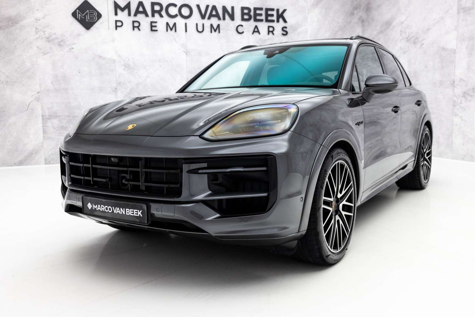 Porsche Cayenne 3.0 E-Hybrid SportDesign - 2025 - Joinsteer - #3