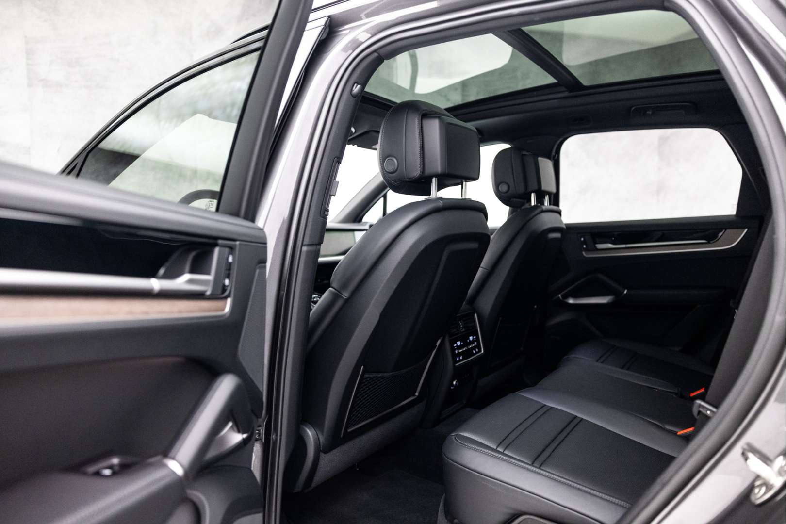 Porsche Cayenne 3.0 E-Hybrid SportDesign - 2025 - Joinsteer - #13