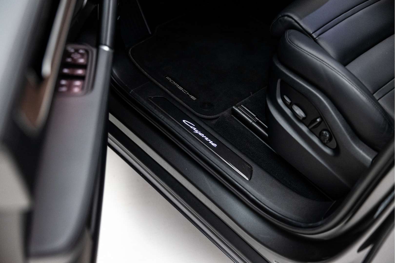 Porsche Cayenne 3.0 E-Hybrid SportDesign - 2025 - Joinsteer - #23