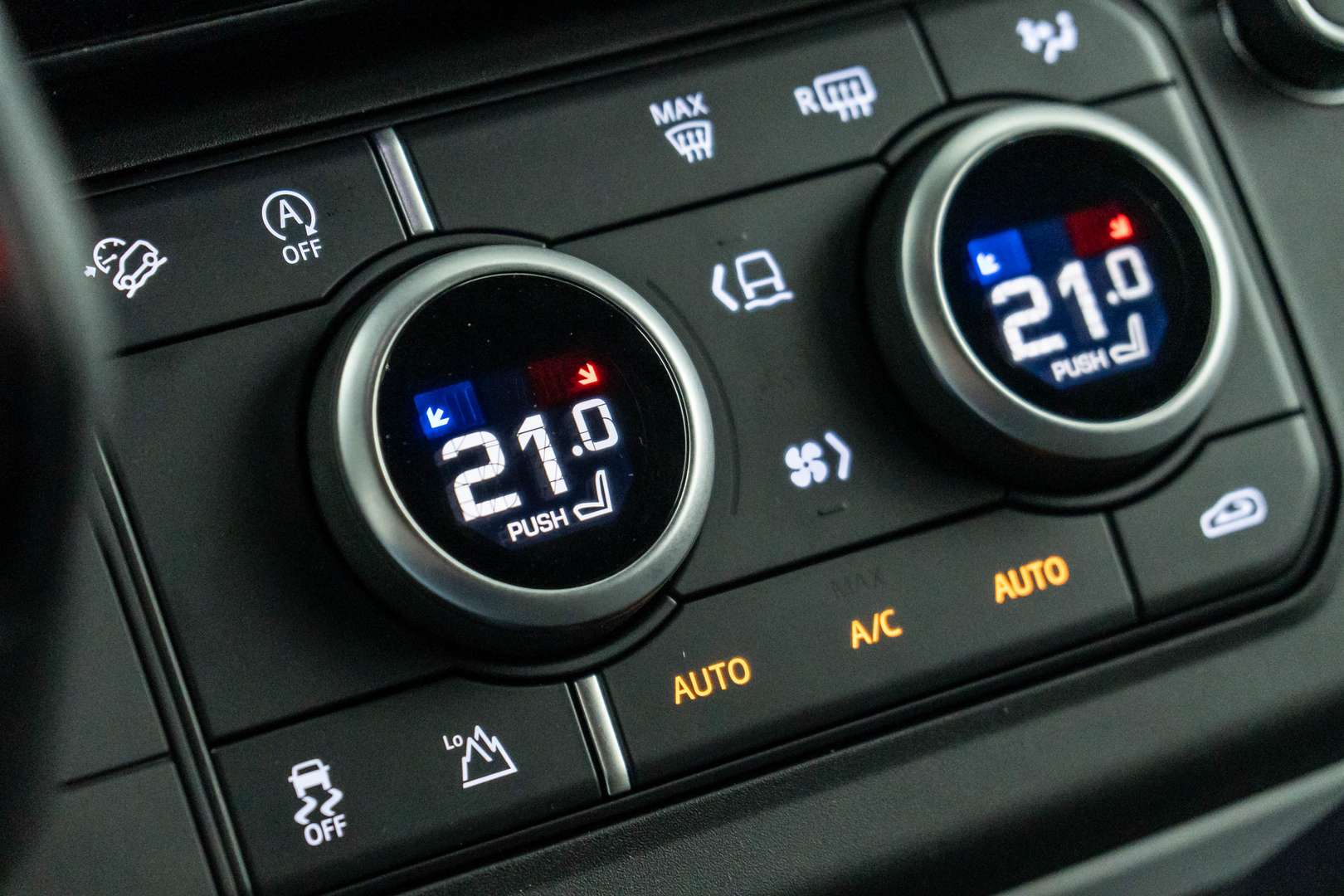 Land Rover Defender S D200 - 2026 - Joinsteer - #32