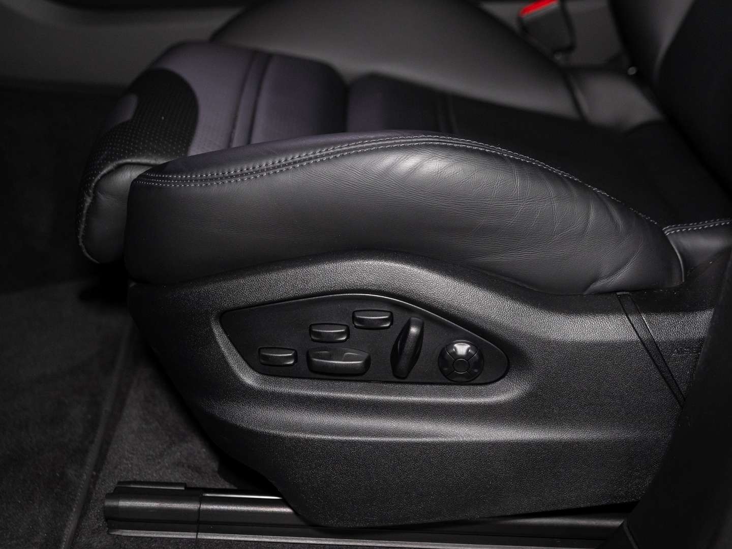 Porsche Cayenne Coupé 3.0 E-Hybrid - 2024 - Joinsteer - #19