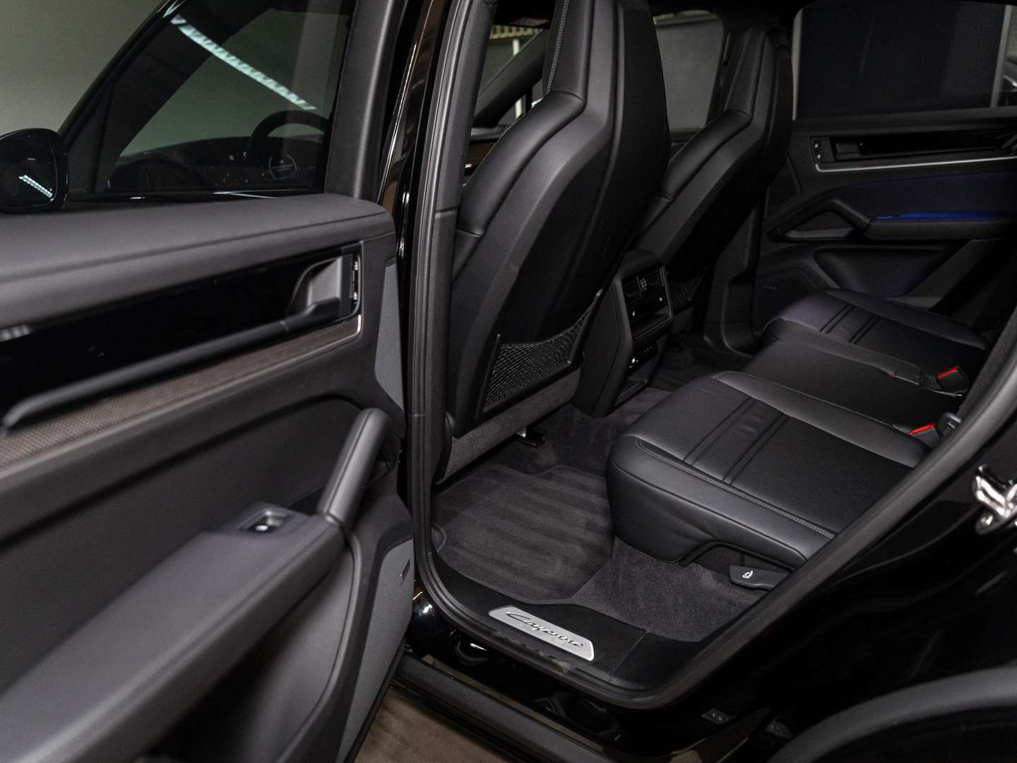 Porsche Cayenne Coupé 3.0 E-Hybrid - 2024 - Joinsteer - #40