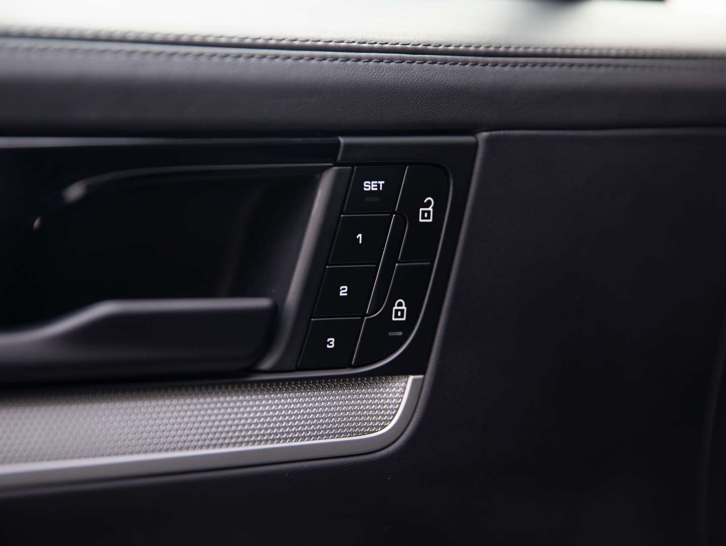 Porsche Cayenne Coupé E-HYB SPORTDES - 2023 - Joinsteer - #27