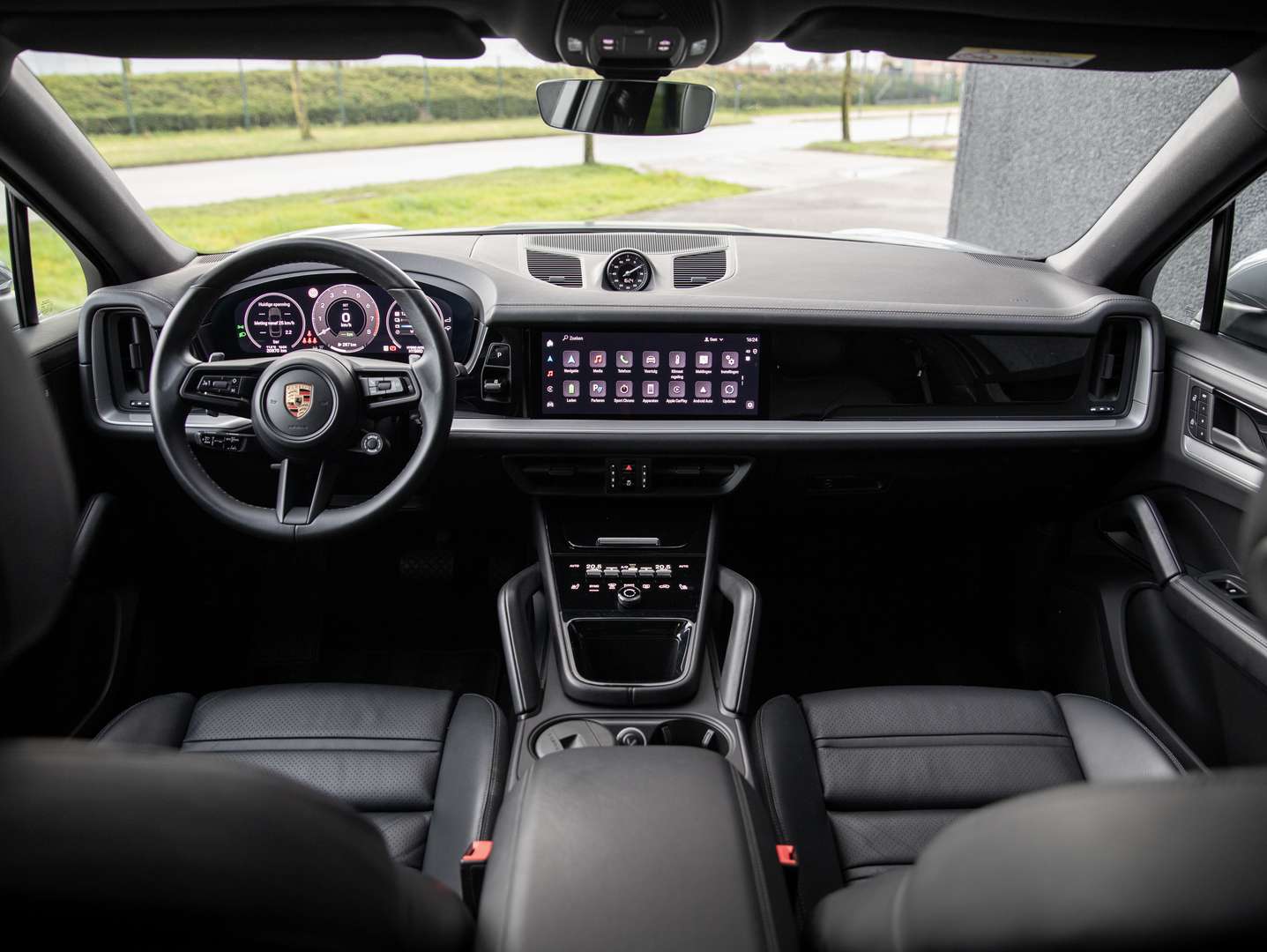 Porsche Cayenne Coupé E-HYB SPORTDES - 2023 - Joinsteer - #33