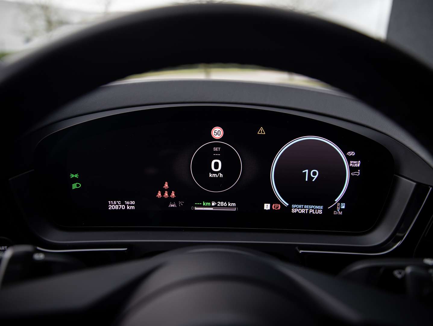 Porsche Cayenne Coupé E-HYB SPORTDES - 2023 - Joinsteer - #40