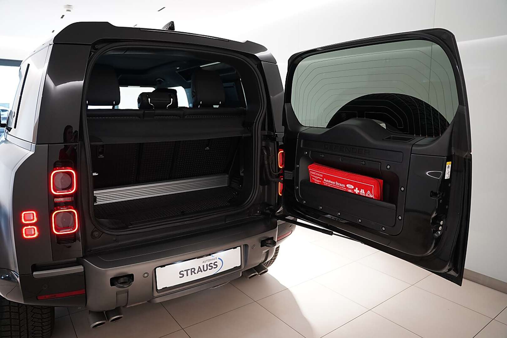 Land Rover Defender Carpathian Edition V8 - 2022 - Joinsteer - #30