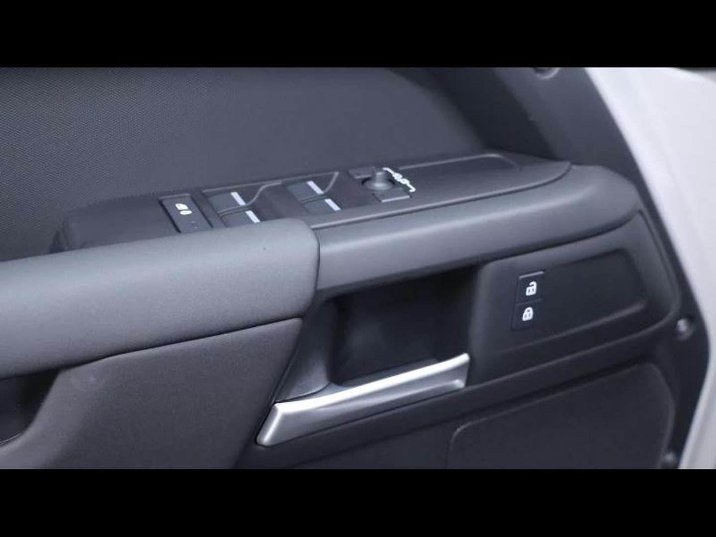 Land Rover Defender S D200 - 2026 - Joinsteer - #23