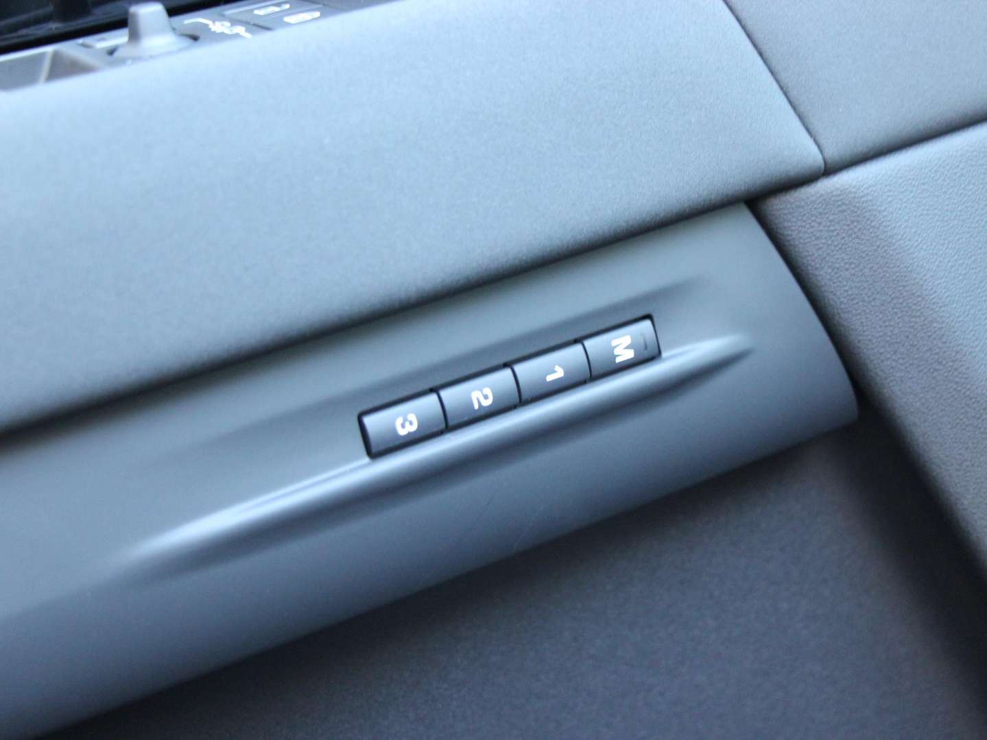 Land Rover Range Rover Evoque Business Edition PHEV - 2026 - Joinsteer - #11