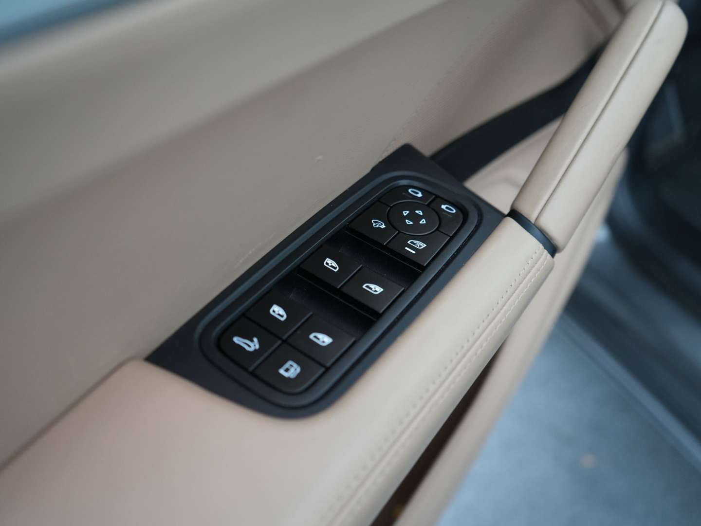 Porsche Cayenne E-Hybrid - 2024 - Joinsteer - #16