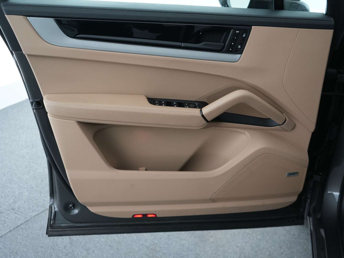 Porsche Cayenne E-Hybrid - 2024 - Joinsteer - #18