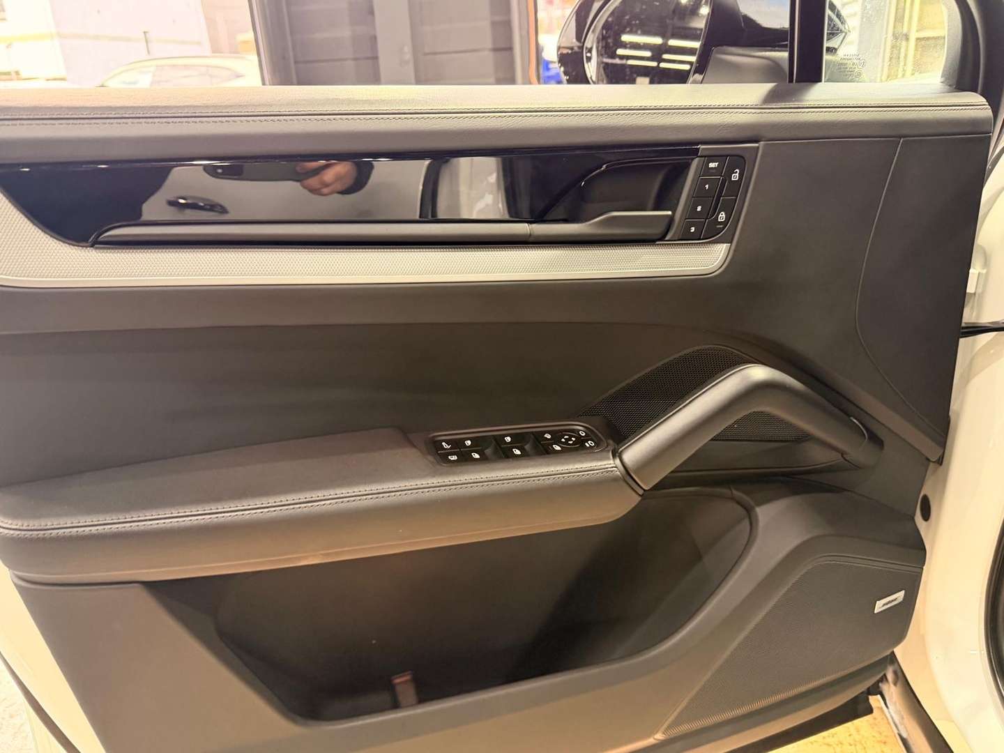 Porsche Cayenne Coupé E-Hybrid 3.0 Turbo V6 PACK CHRONO - 2024 - Joinsteer - #17