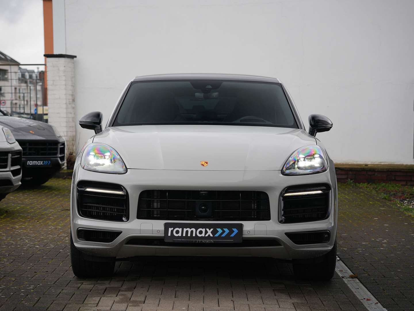 Porsche Cayenne Coupé PLATINUM-SPORTDESIGN-GTS E-Hybrid - 2023 - Joinsteer - #2