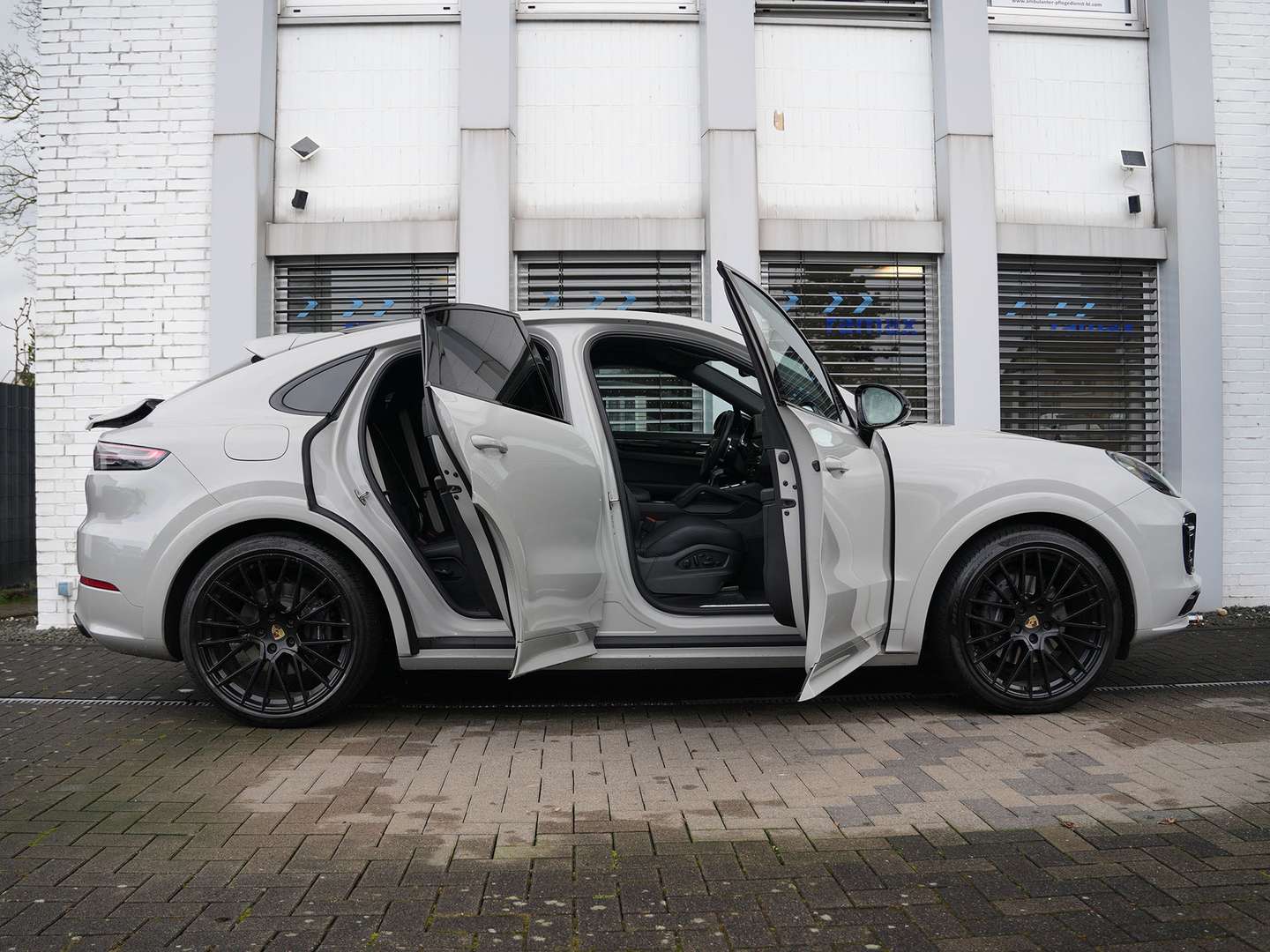 Porsche Cayenne Coupé PLATINUM-SPORTDESIGN-GTS E-Hybrid - 2023 - Joinsteer - #6