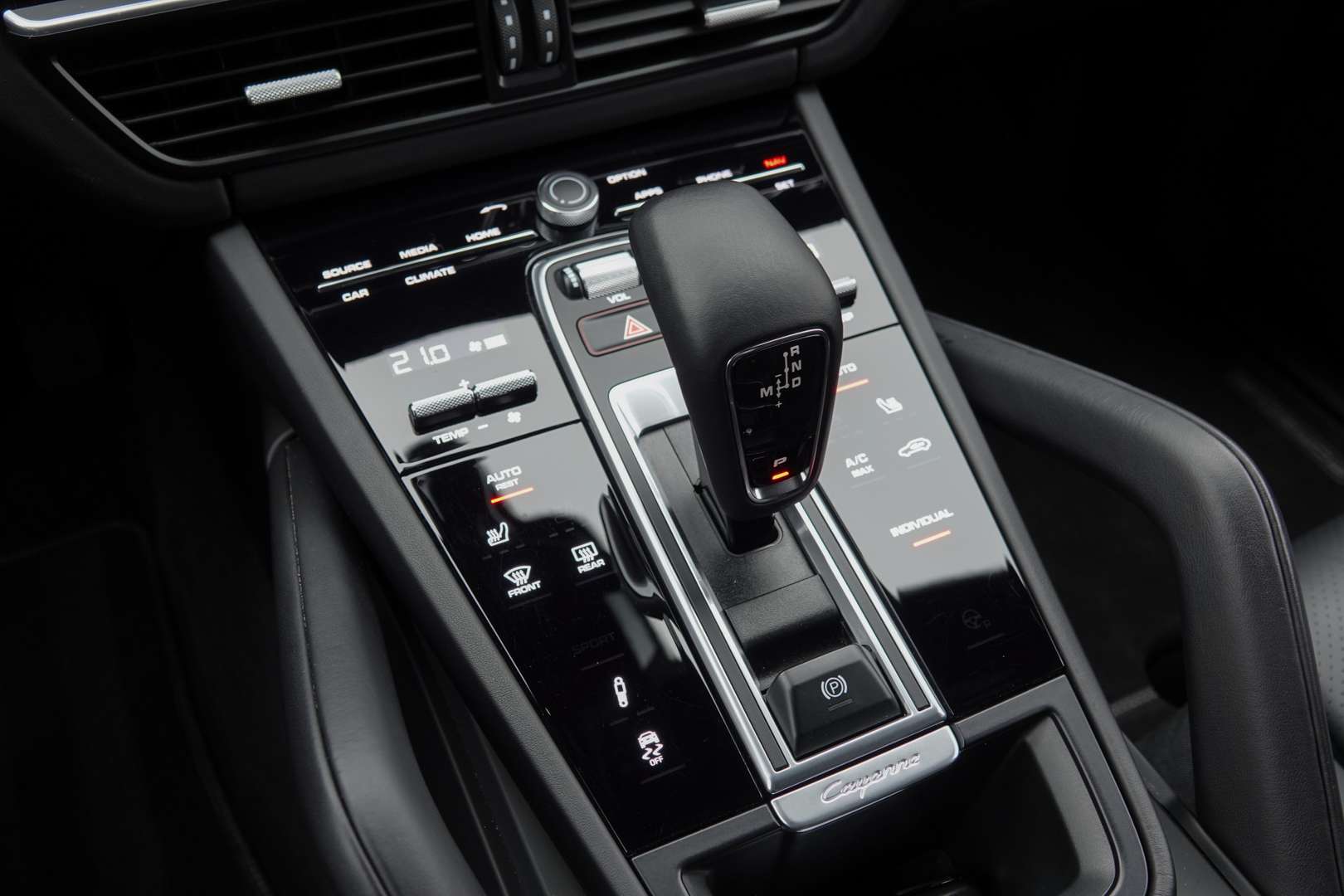 Porsche Cayenne Coupé Platinum Edition 3.0 E-Hybrid 462Pk - 2023 - Joinsteer - #8