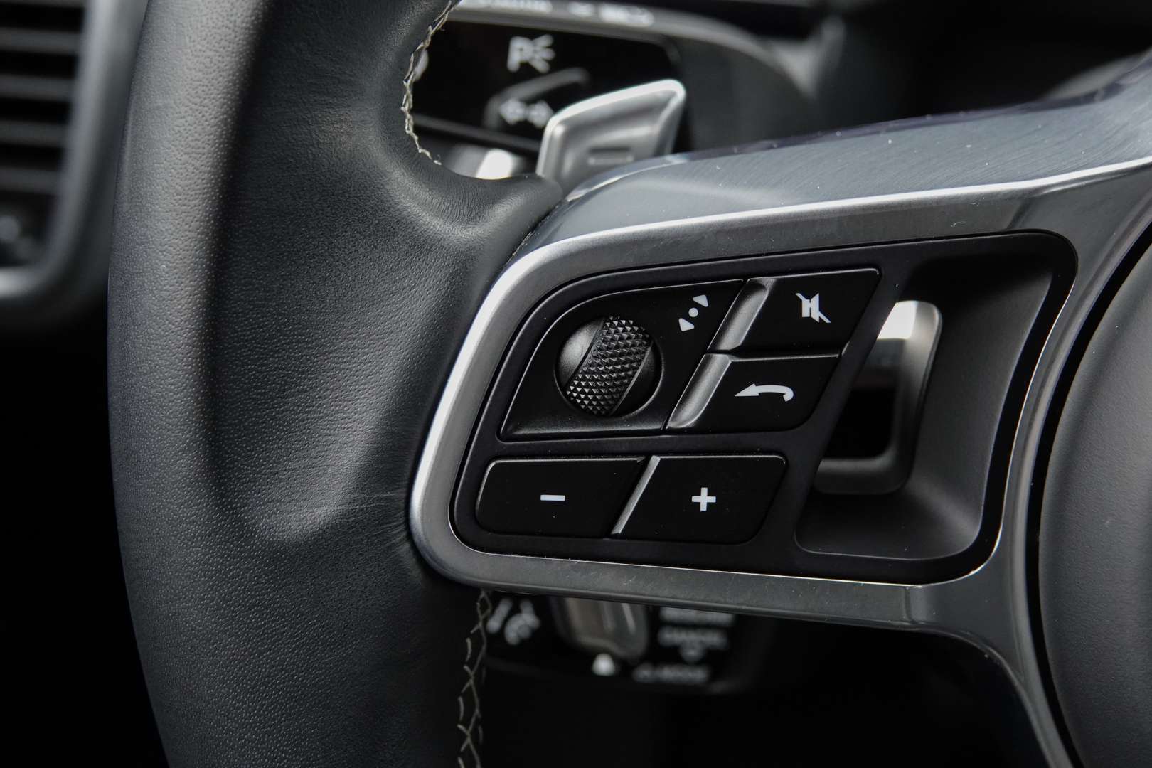 Porsche Cayenne Coupé Platinum Edition 3.0 E-Hybrid 462Pk - 2023 - Joinsteer - #28