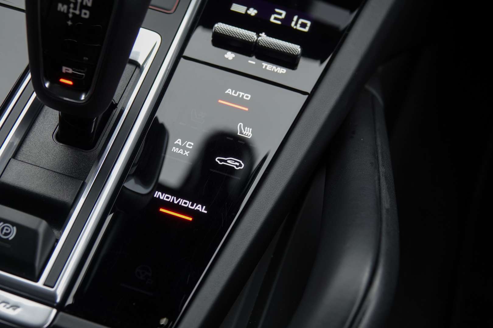 Porsche Cayenne Coupé Platinum Edition 3.0 E-Hybrid 462Pk - 2023 - Joinsteer - #33