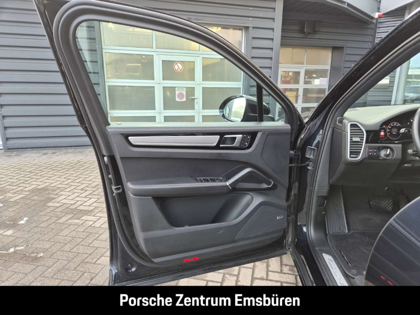Porsche Cayenne Platinum Edition E-Hybrid - 2023 - Joinsteer - #4