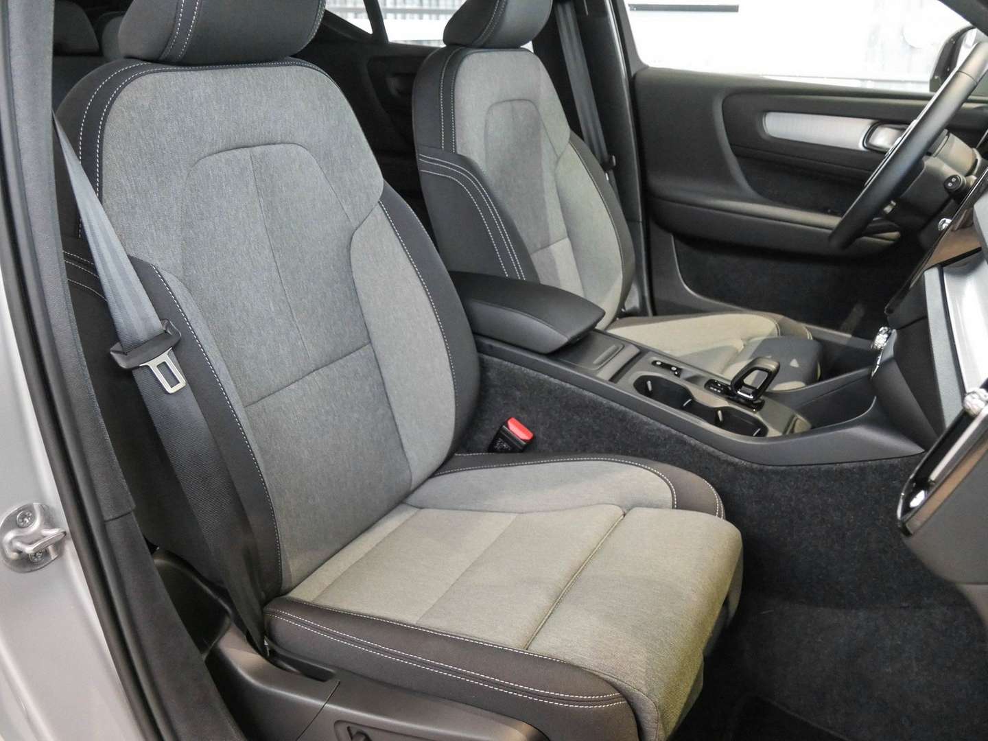 Volvo XC40 Core B3 - 2025 - Joinsteer - #6