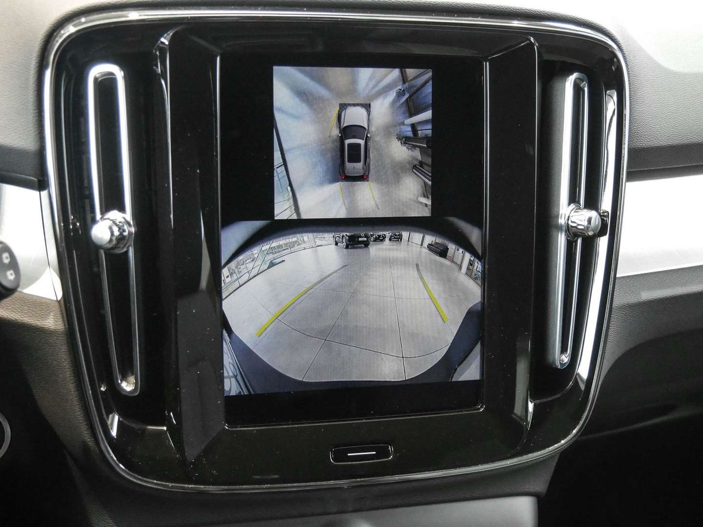 Volvo XC40 Core B3 - 2025 - Joinsteer - #11