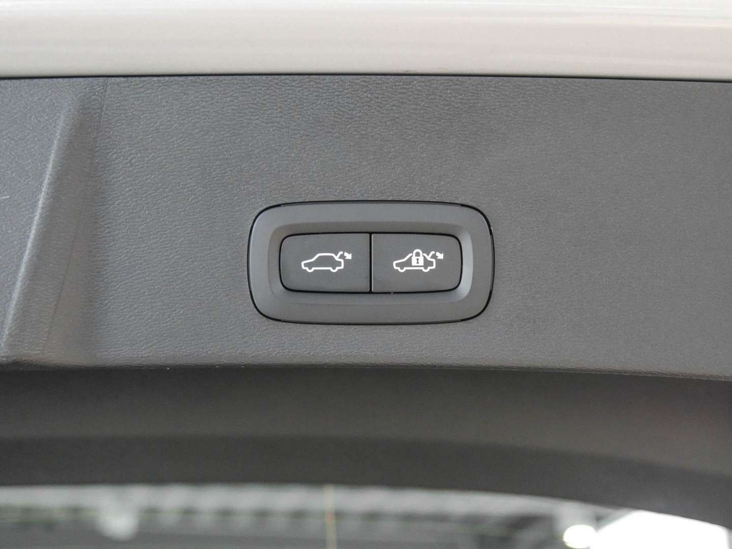 Volvo XC40 Core B3 - 2025 - Joinsteer - #15