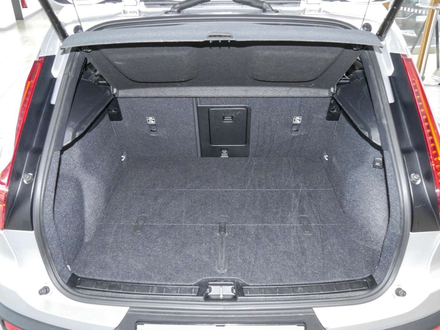 Volvo XC40 Core B3 - 2025 - Joinsteer - #16