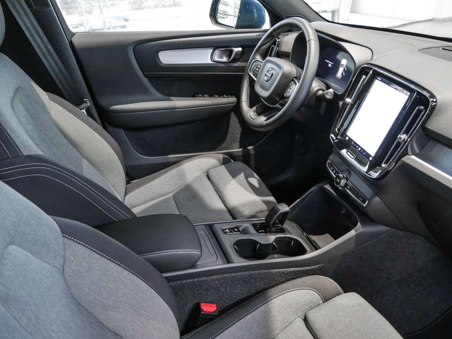 Volvo XC40 Core B3 - 2025 - Joinsteer - #3