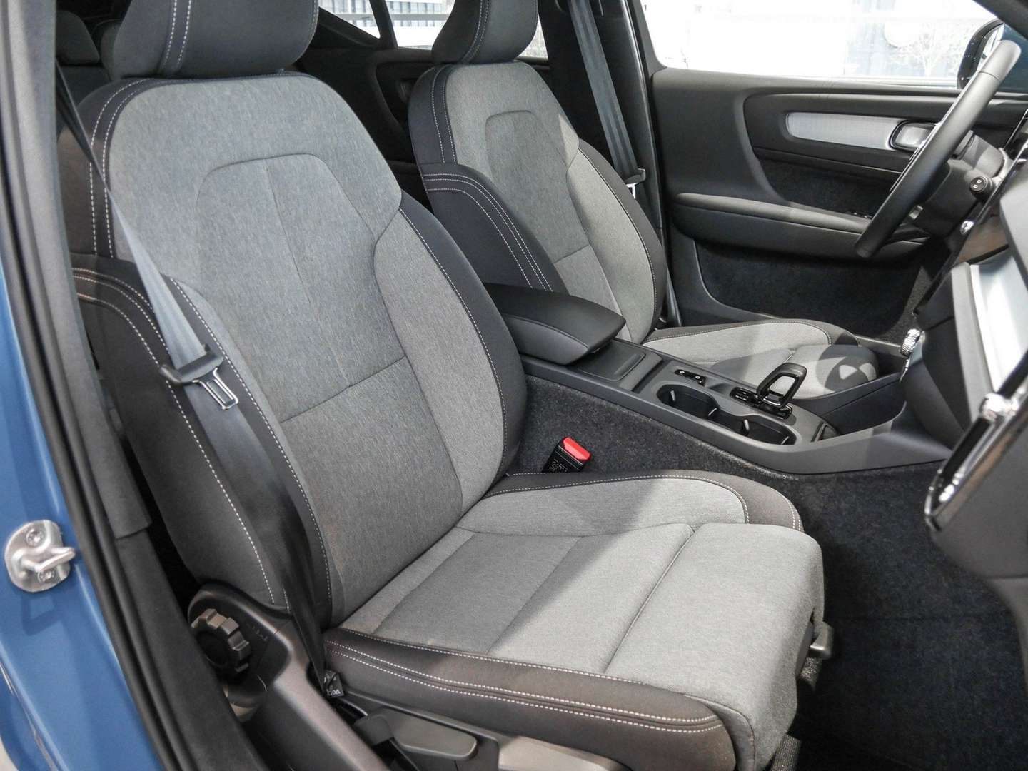 Volvo XC40 Core B3 - 2025 - Joinsteer - #6