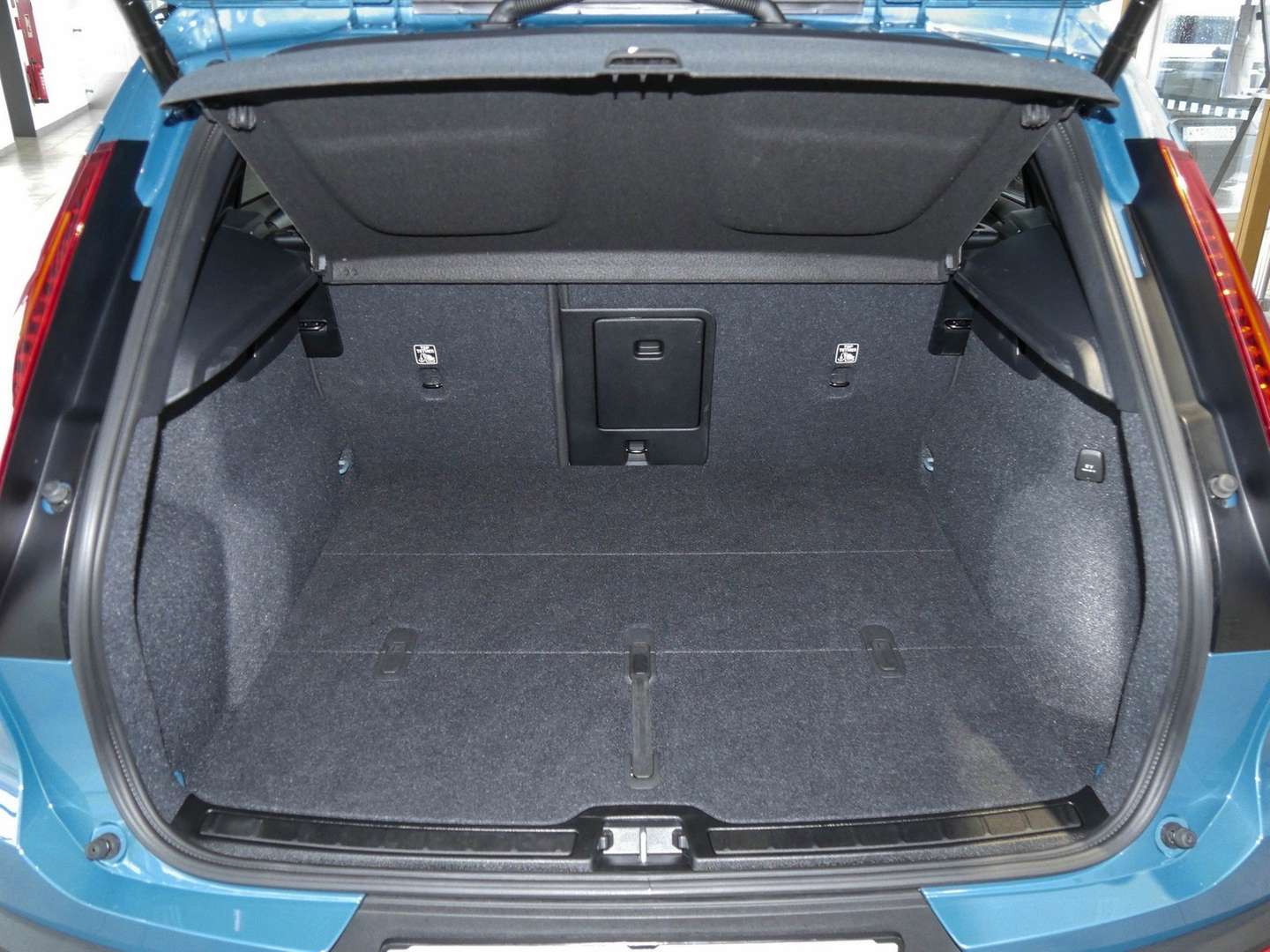 Volvo XC40 Core B3 - 2025 - Joinsteer - #16