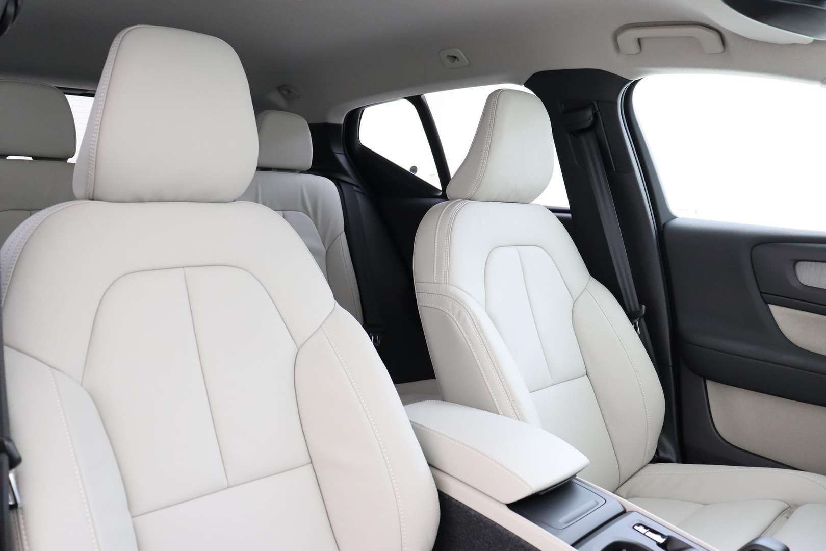 Volvo XC40 Business Edition B3 - 2026 - Joinsteer - #9