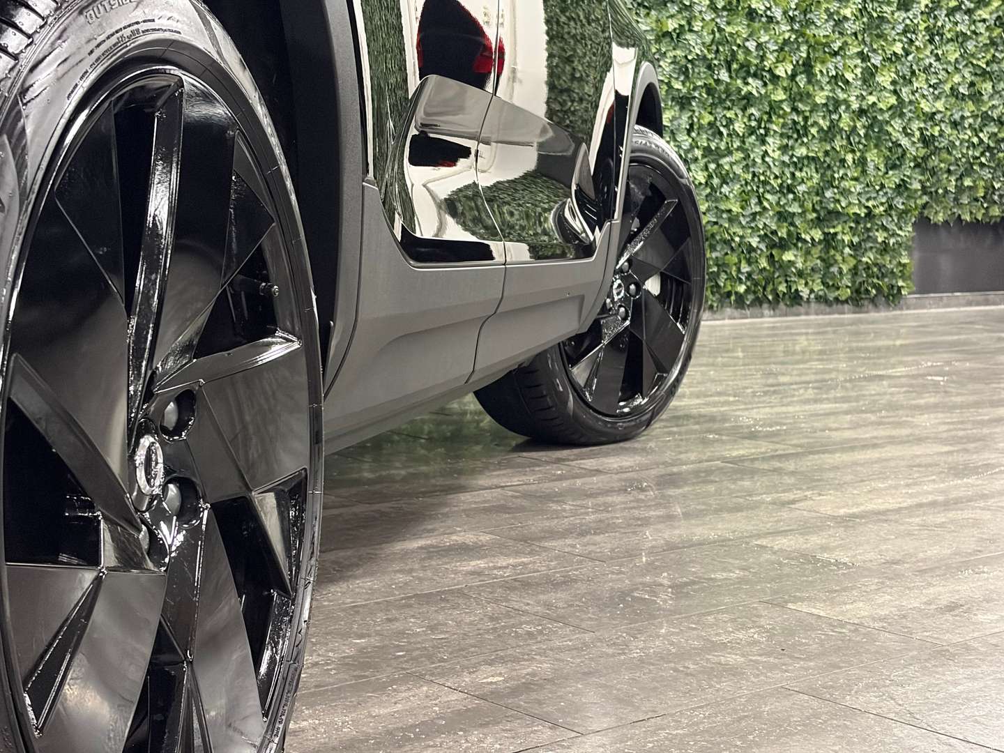 Volvo EX40 Ultra Black Extended Range - 2025 - Joinsteer - #9