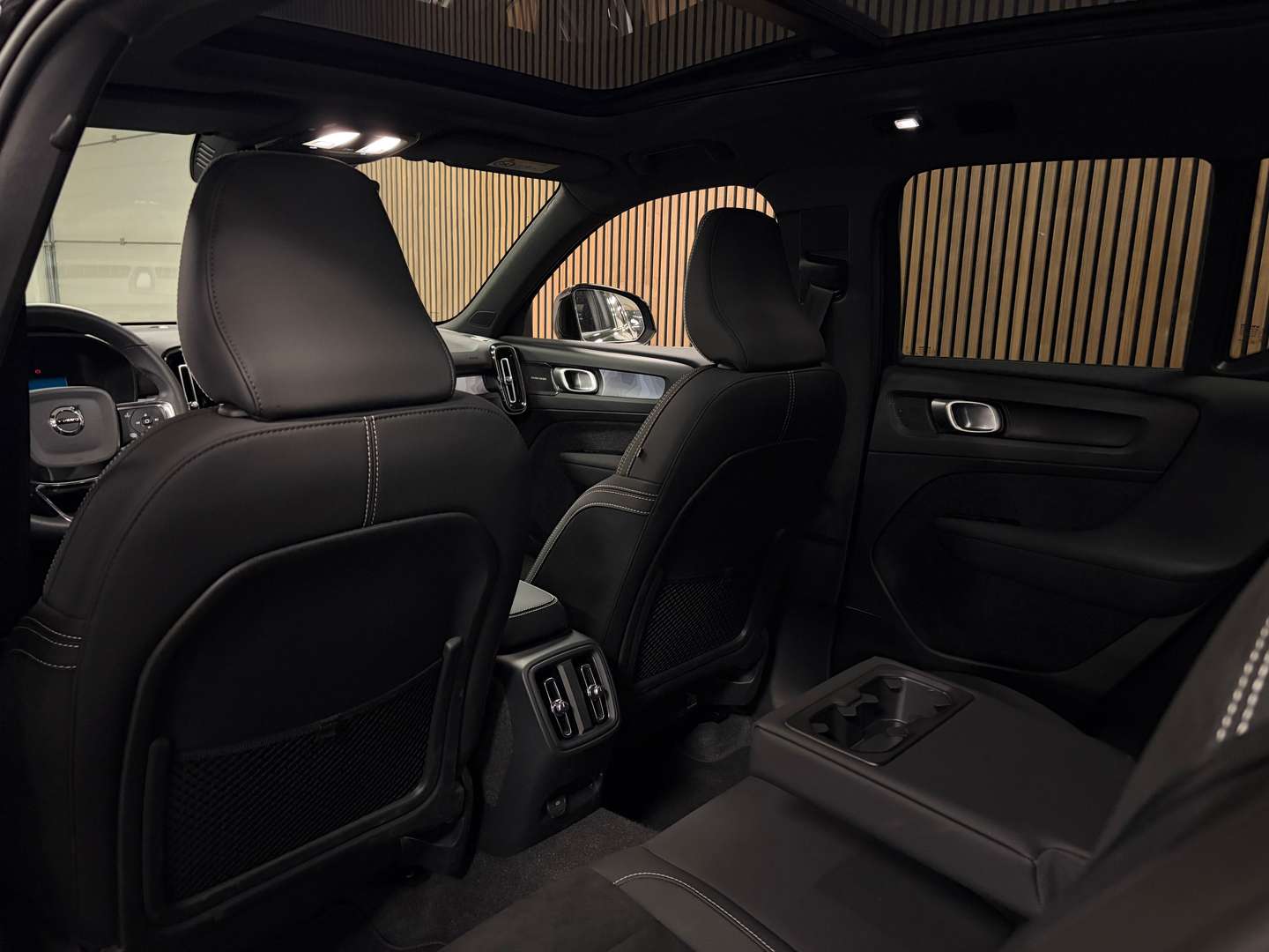 Volvo EX40 Ultra Black Extended Range - 2025 - Joinsteer - #14