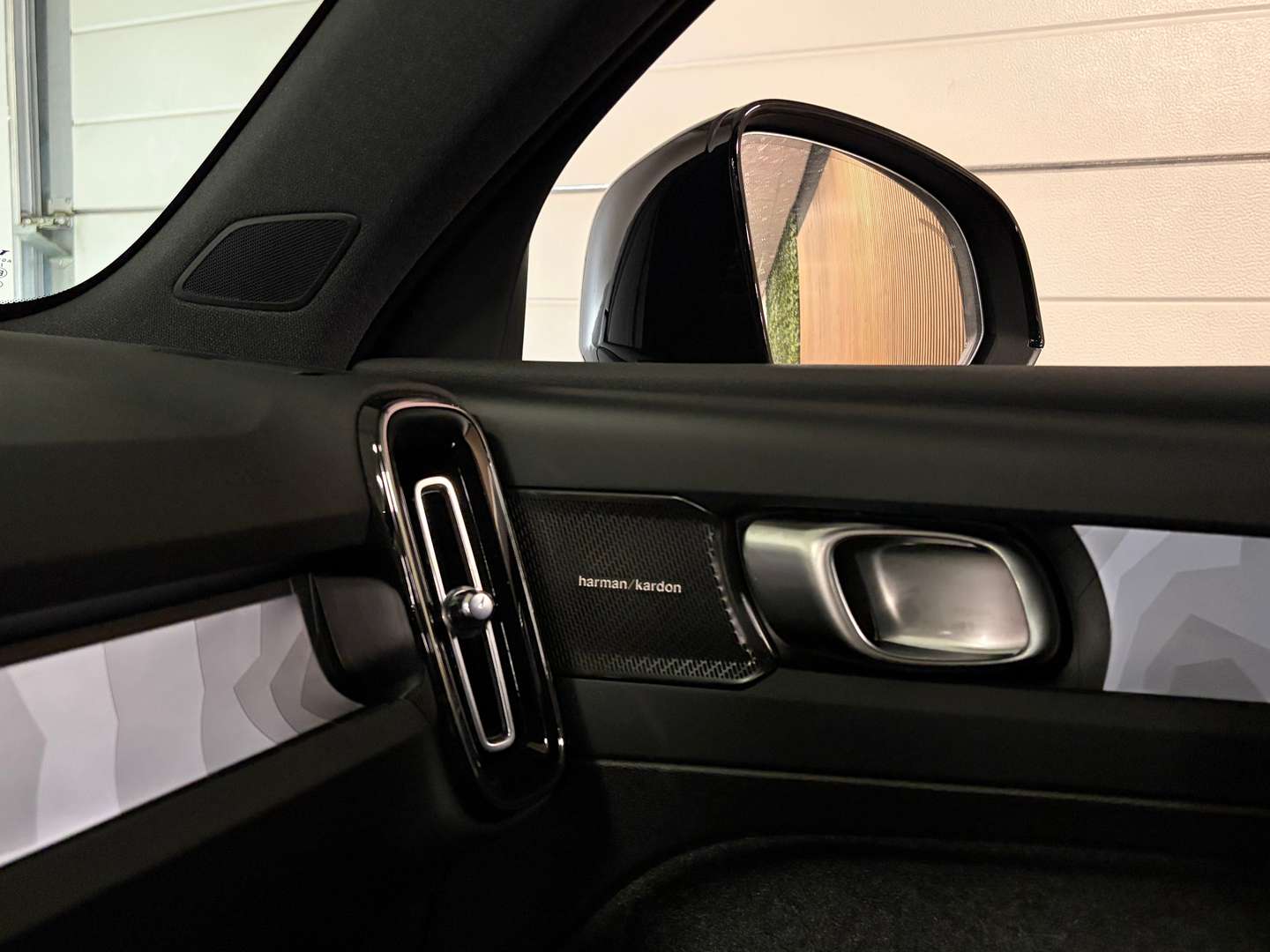 Volvo EX40 Ultra Black Extended Range - 2025 - Joinsteer - #37