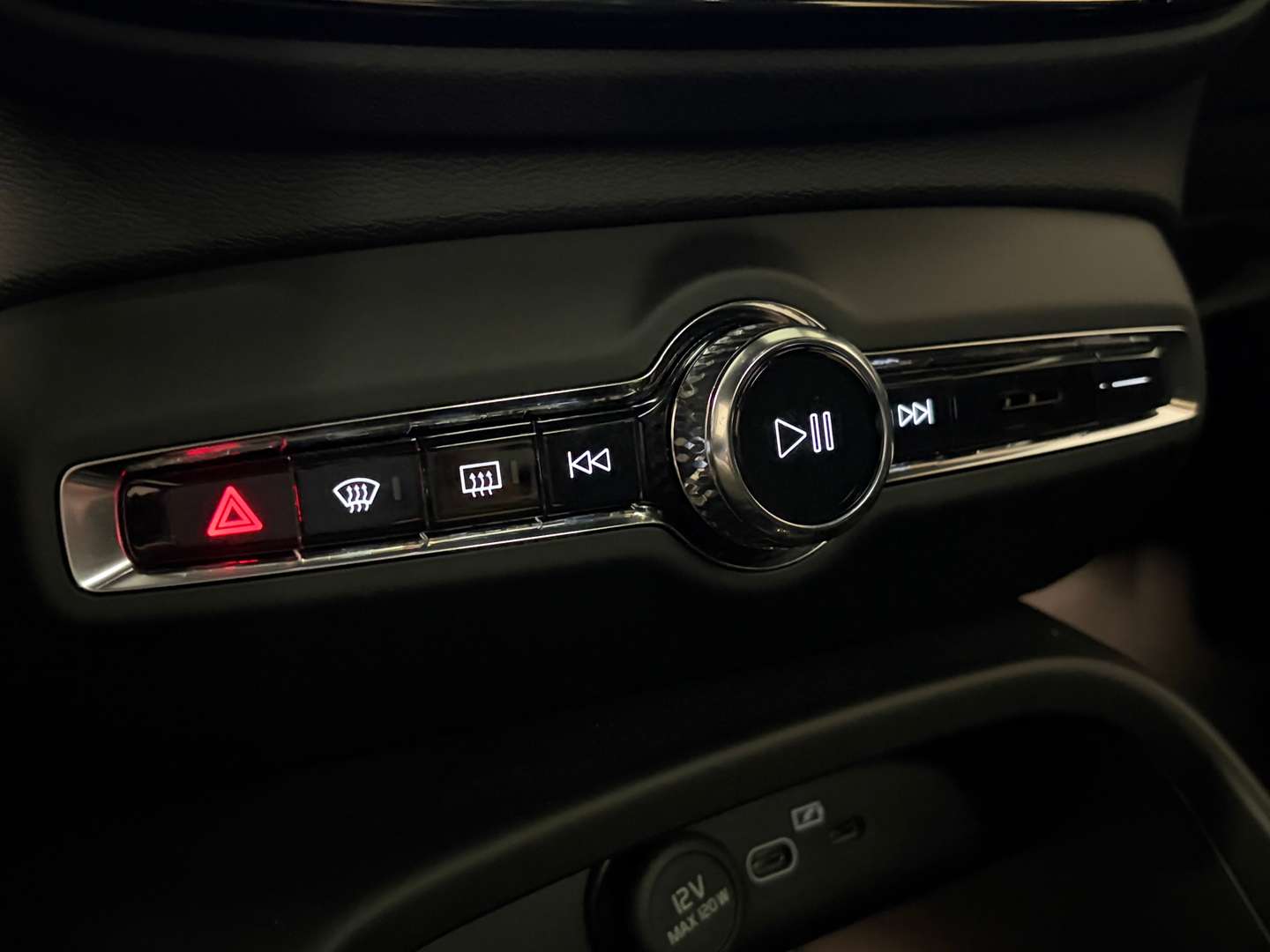 Volvo EX40 Ultra Black Extended Range - 2025 - Joinsteer - #43