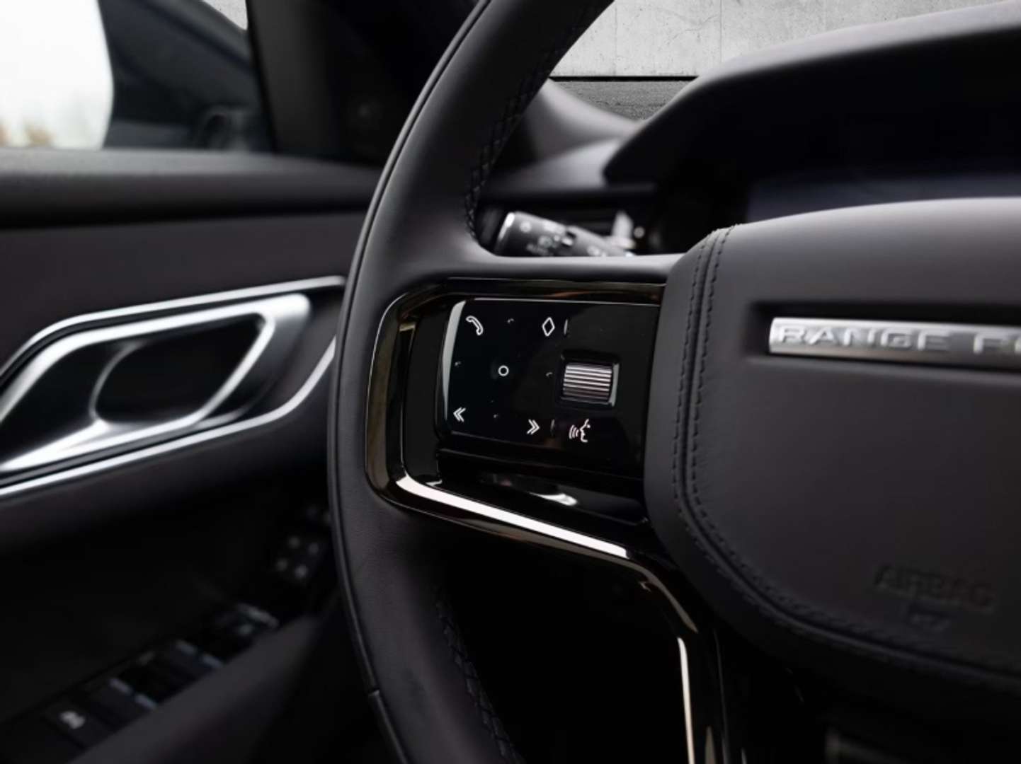 Land Rover Range Rover Velar Dynamic SE 3.0D - 2024 - Joinsteer - #9