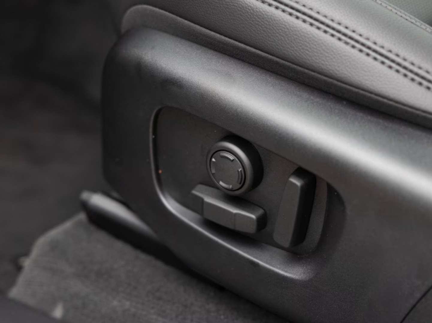 Land Rover Range Rover Velar Dynamic SE 3.0D - 2024 - Joinsteer - #11