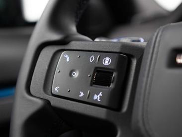 Land Rover Defender 110 4.4 P635 — photo 32