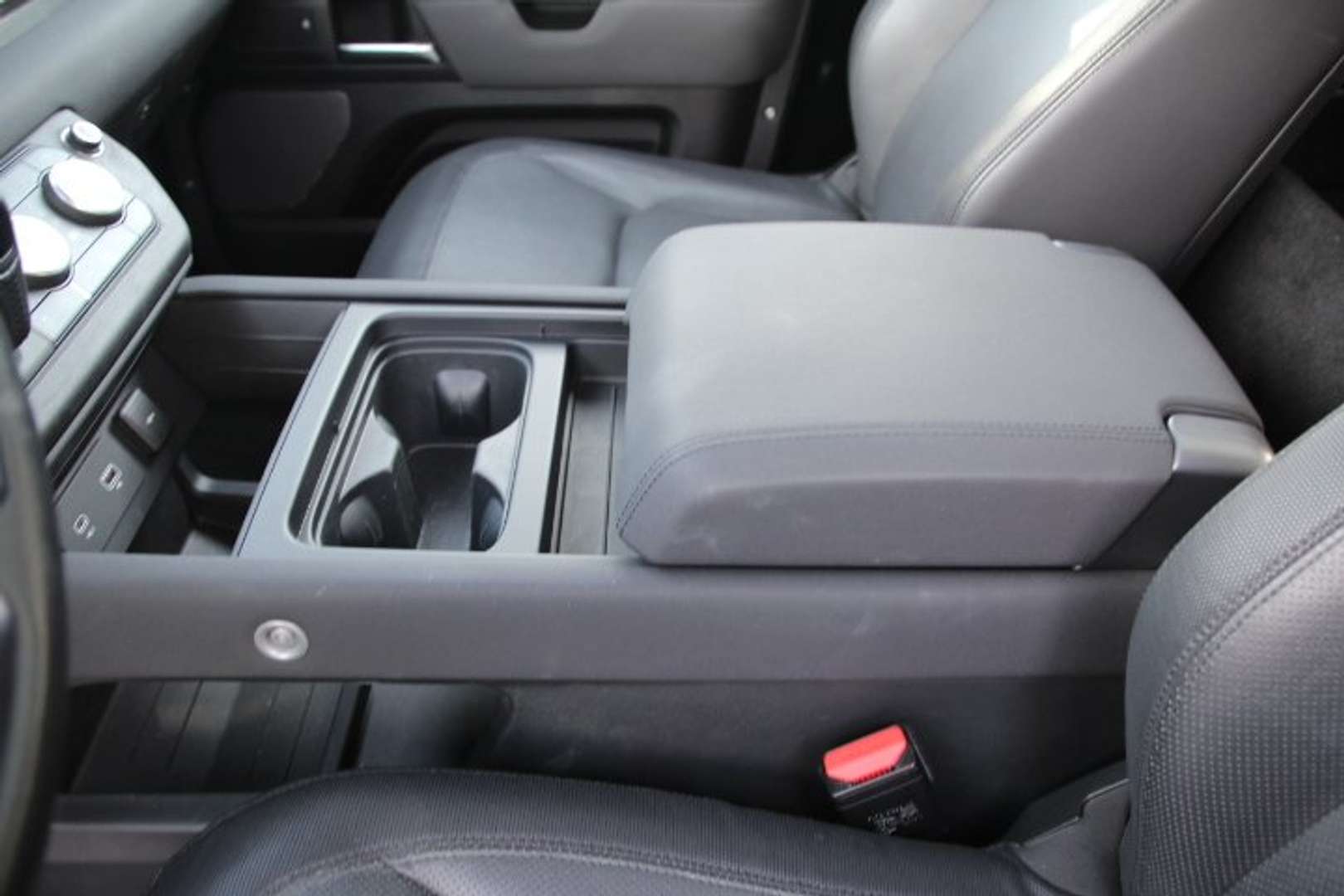 Land Rover Defender 90 D200 X-Dynamic SE-Utilitaire-TVA - 2022 - Joinsteer - #19