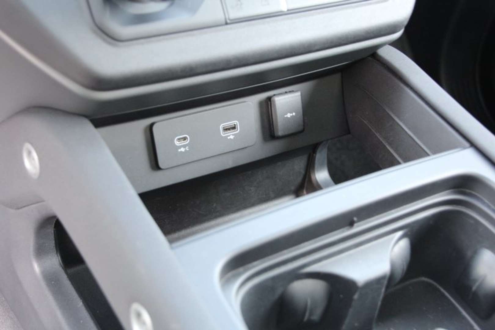 Land Rover Defender 90 D200 X-Dynamic SE-Utilitaire-TVA - 2022 - Joinsteer - #20