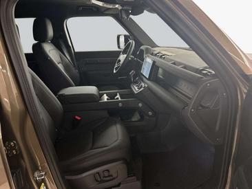 Land Rover Defender 110 X-Dynamic SE D250 — photo 3
