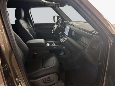 Land Rover Defender 110 X-Dynamic SE D250