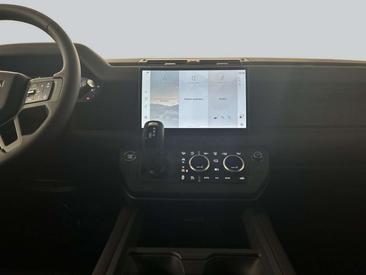 Land Rover Defender 110 X-Dynamic SE D250 — photo 15