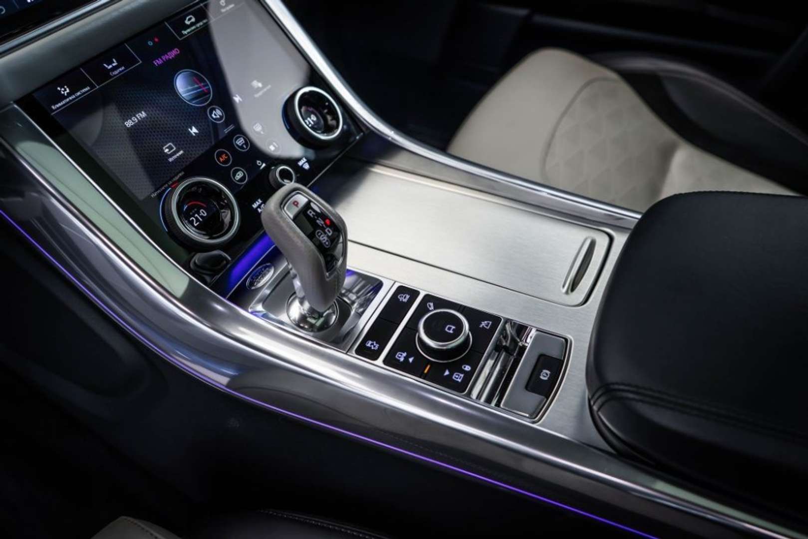 Land Rover Range Rover Sport 5.0 V8 SC SVR Aut. - 2018 - Joinsteer - #9