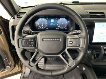 Land Rover Defender 110 X-Dynamic SE D250 — photo 17