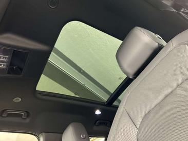 Land Rover Defender 110 X-Dynamic SE D250 — photo 20